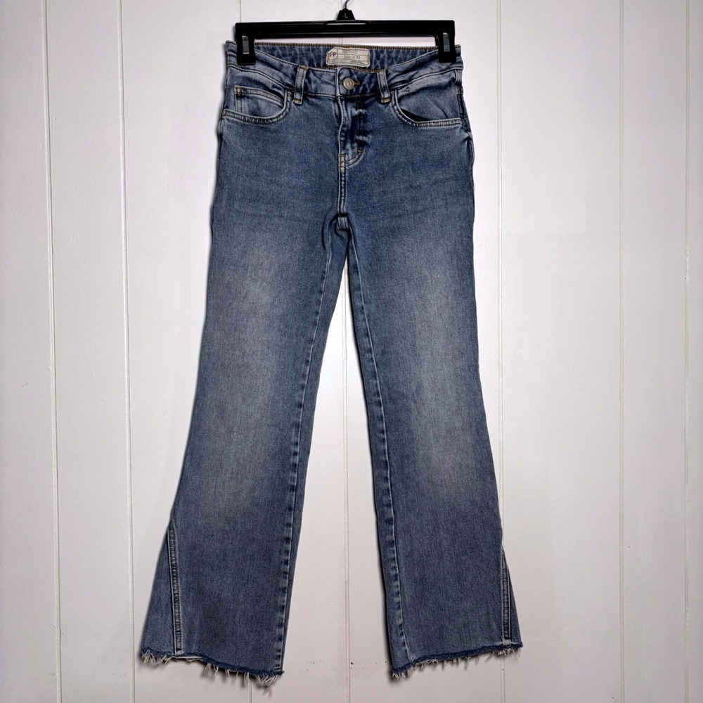 Free People Kick Crop Light Wash Flare Raw Hem Jeans Size 25R XS Western Boho